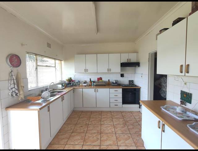 3 BEDROOM PROPERTY TO RENT IN ROTHDENE